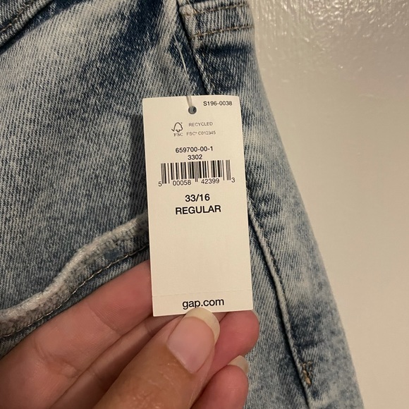 NWT!! Women’s Gap Cigarette Jeans - Picture 4 of 5